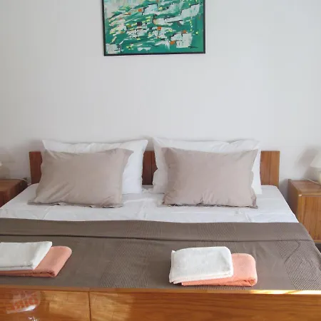 Adrian Apartment Grandici