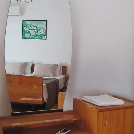 Adrian Apartment Grandici