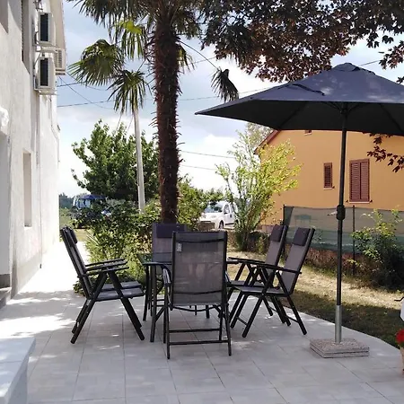 Adrian Apartment Grandici