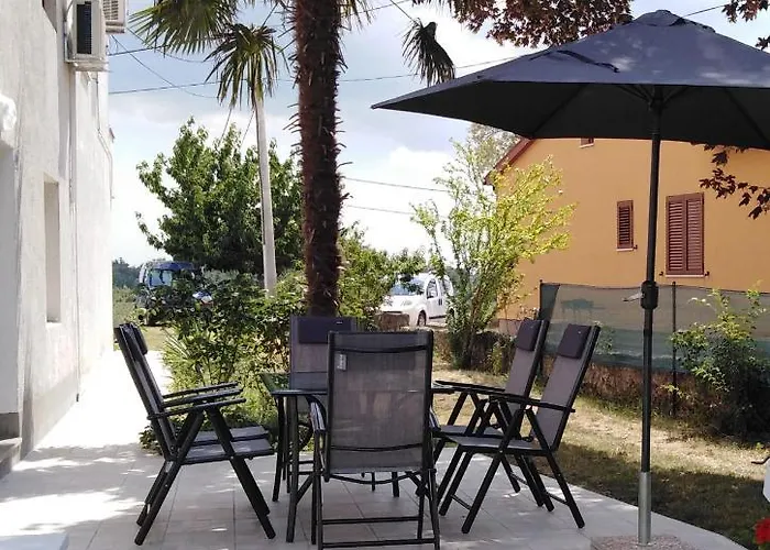 Adrian Apartment Grandici